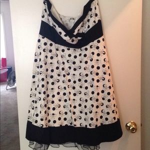 Adorable strapless Minnie Mouse Dress